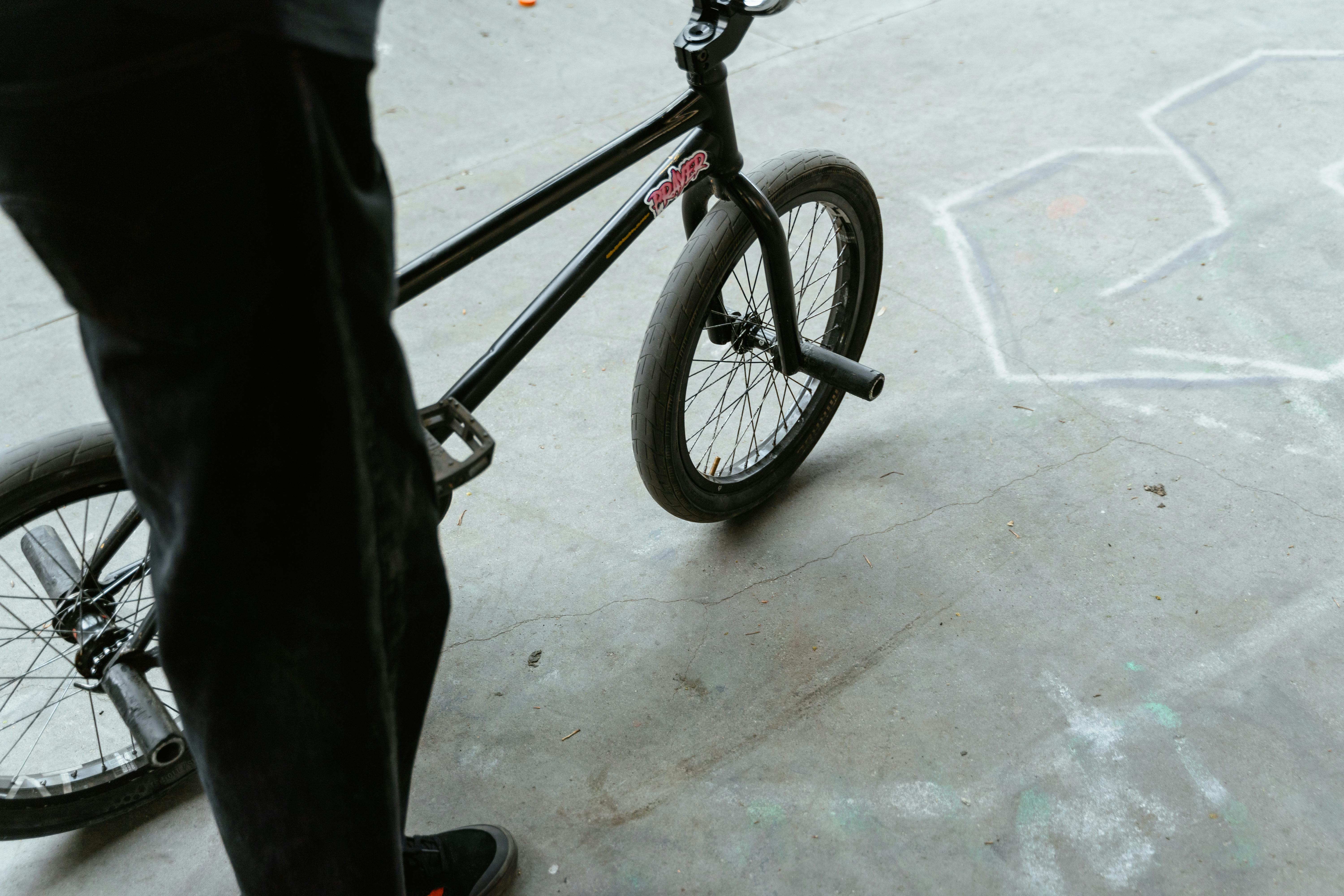 Gratis af bmx, cykel, hjul, person, sorte bukser, tæt på