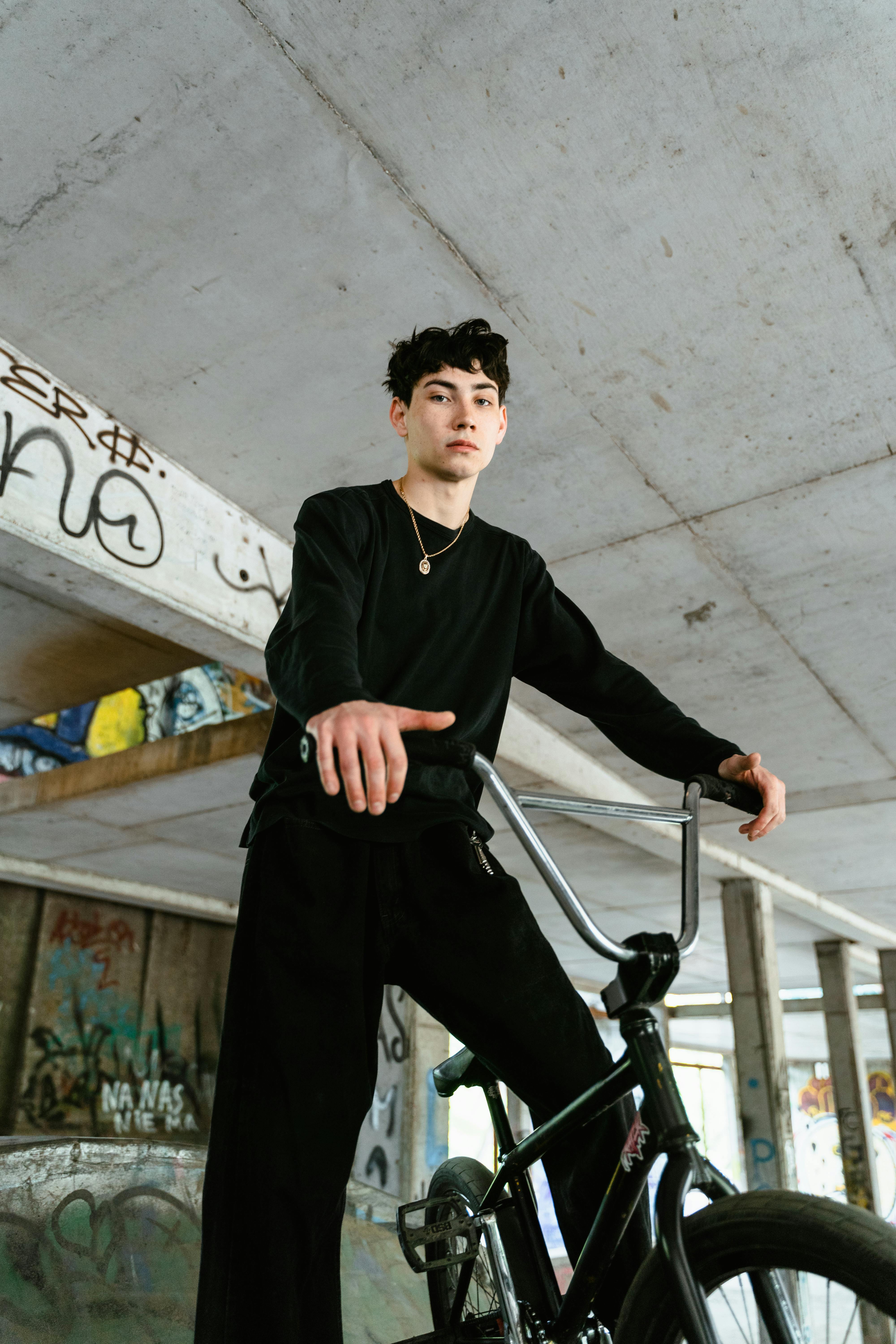 What are the symptoms of low B12?