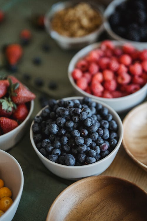 Gratis stockfoto met aardbeien, besjes, blauwe bessen