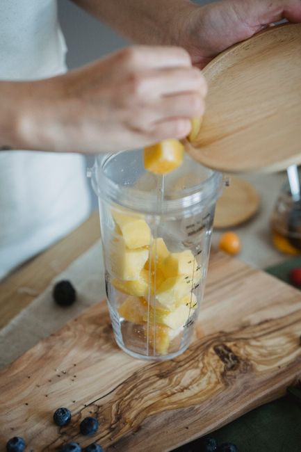 key Features of the Cuisinart 300W Handheld Blender