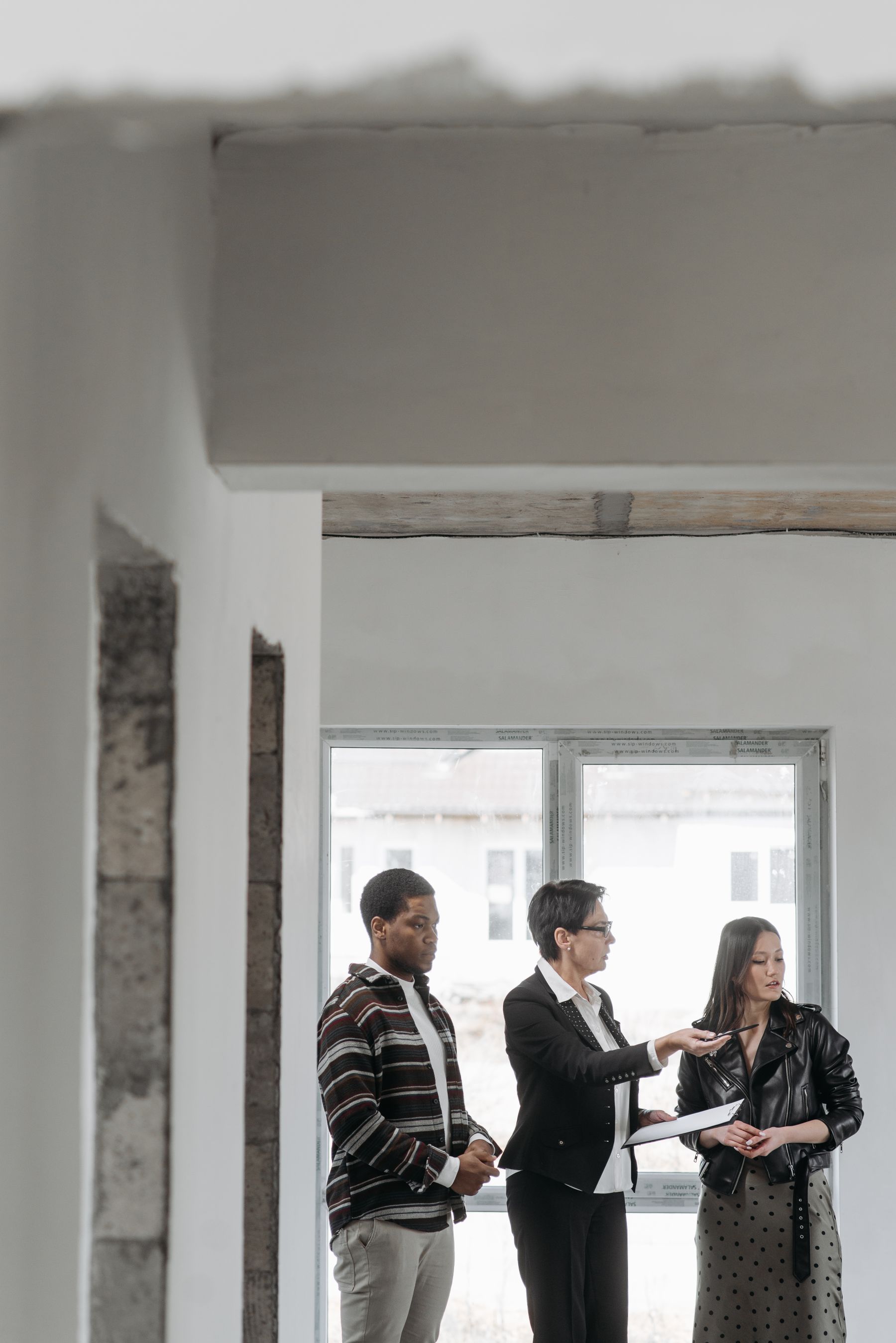 Consultoria imobiliária em ambiente contemporâneo