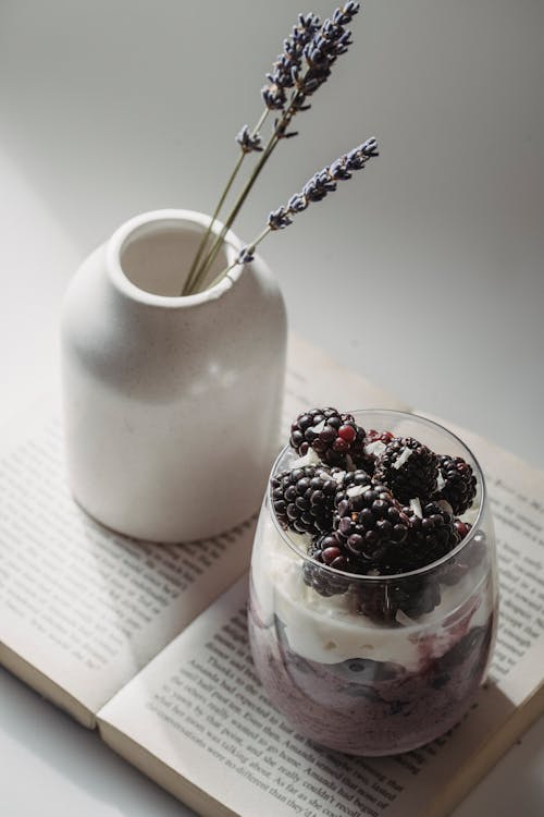 Gratis stockfoto met blackberries, detailopname, drinkglas