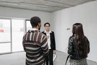 An Agent Touring the Clients on the House