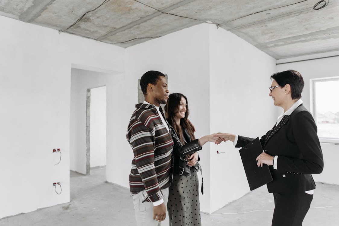 Handshake with Real Estate Agent · Free Stock Photo