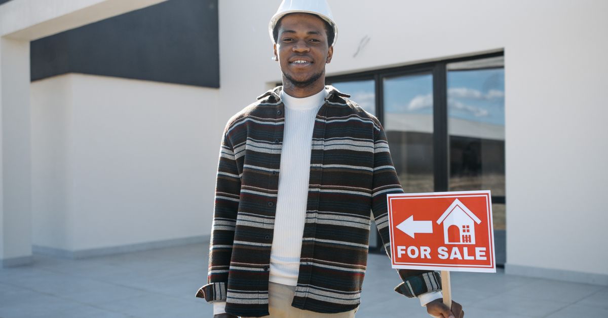 A for sale sign in front of a Toronto home, where buyers gained negotiating room in late 2026