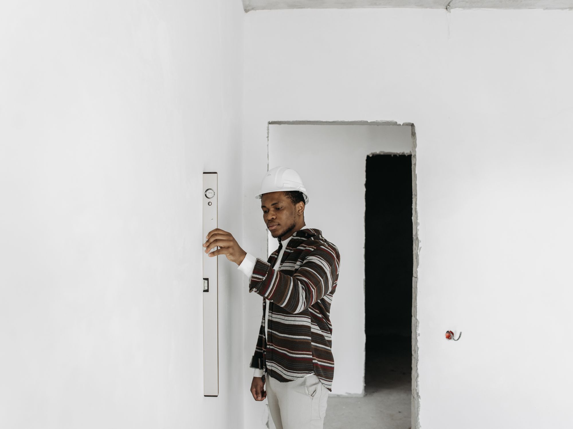 End of Tenancy Decorating in Harold Hill, Havering — decorator refreshing a rental property between tenants