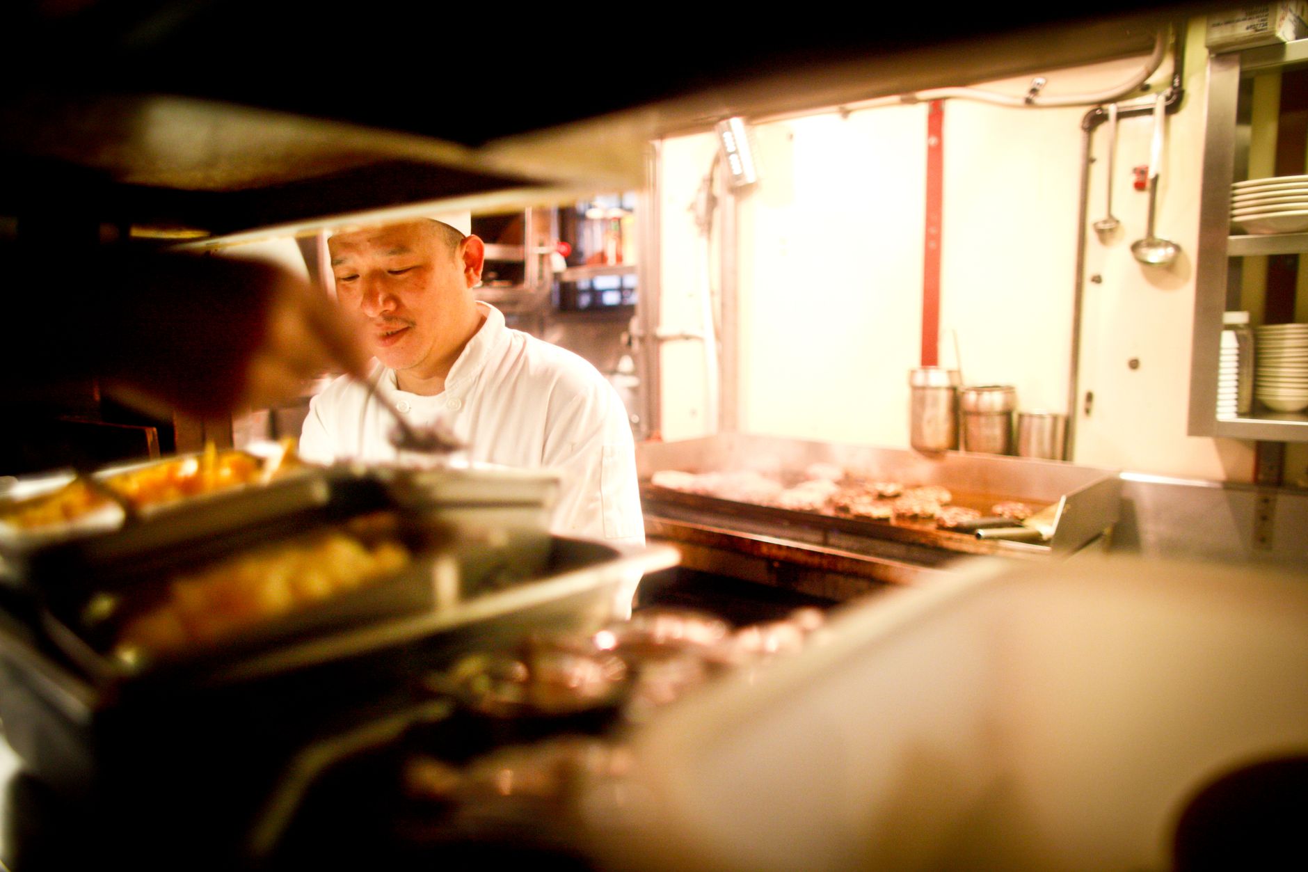 Gordon Ramsay Shares Critical Industry Wisdom Amid Global Restaurant Portfolio Expansion
