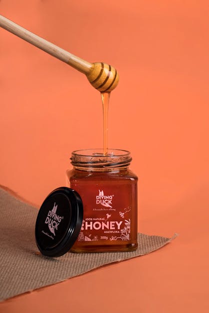 How do you recrystallize honey in a glass jar