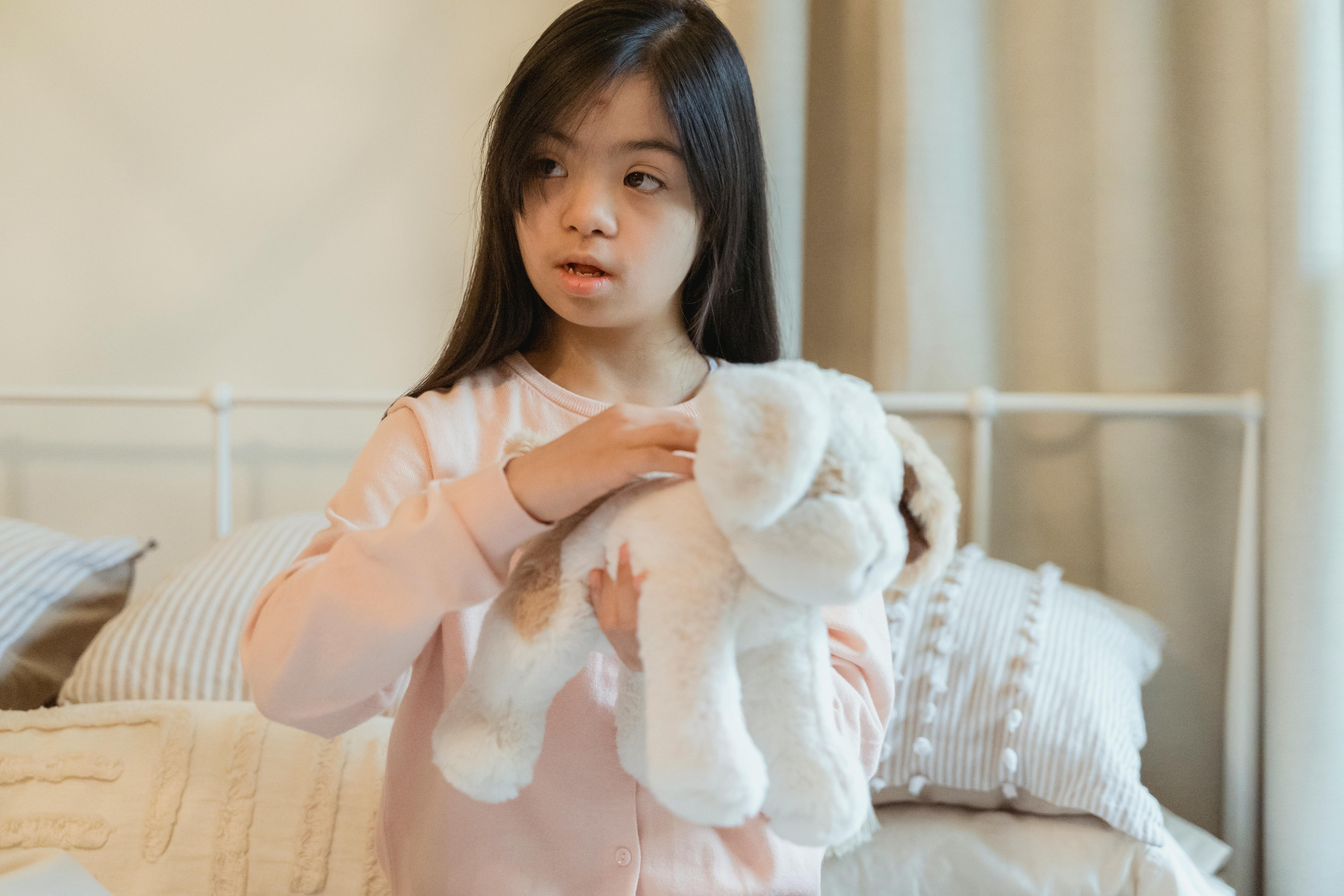 AITAH for not donating for a sick kid which led to others doing the same — Photo by Nicola Barts on Pexels