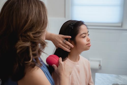 Foto profissional grátis de cabelo, criança, fechar-se