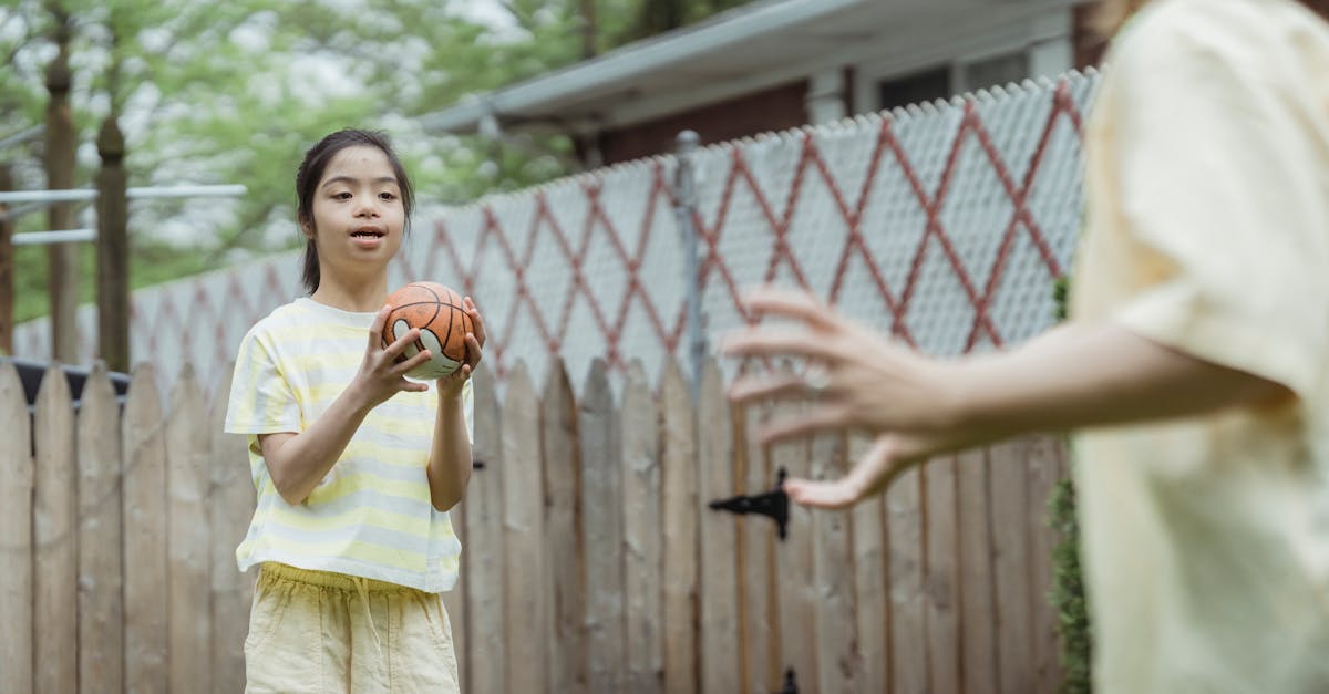 Mike Conley分享NBA賽程與家庭生活平衡,笑稱自己像「喪屍」