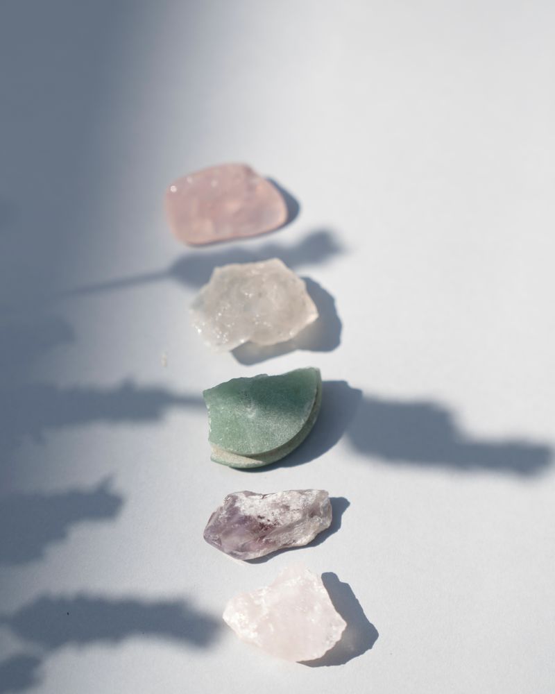 一排五顆療癒水晶