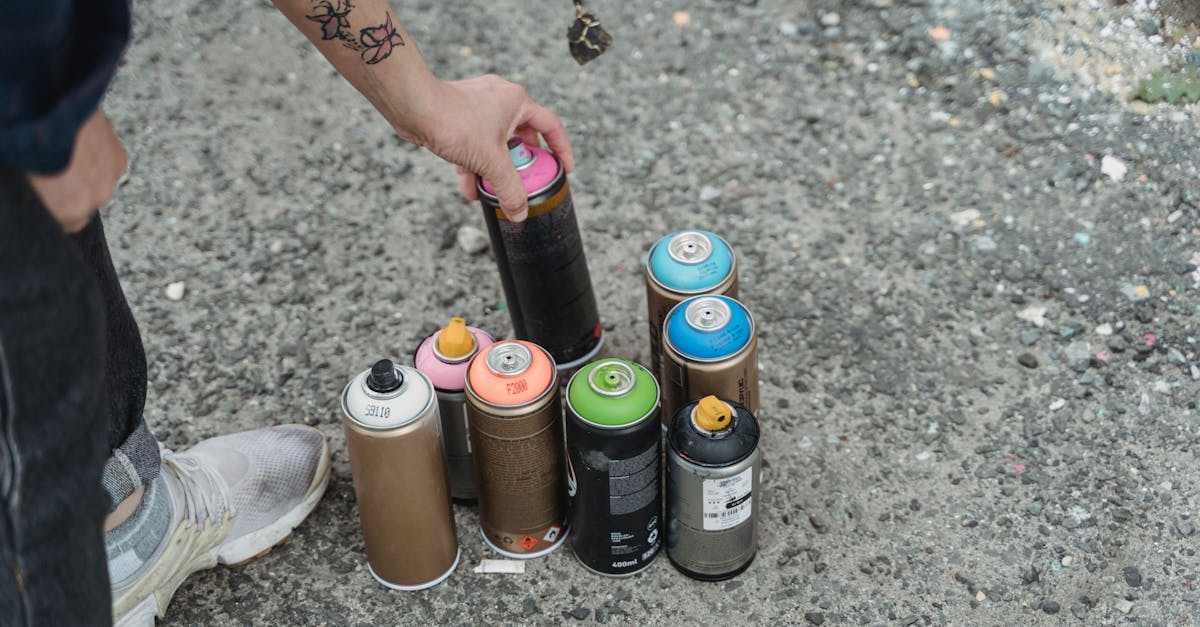 How to use a paint spray can
