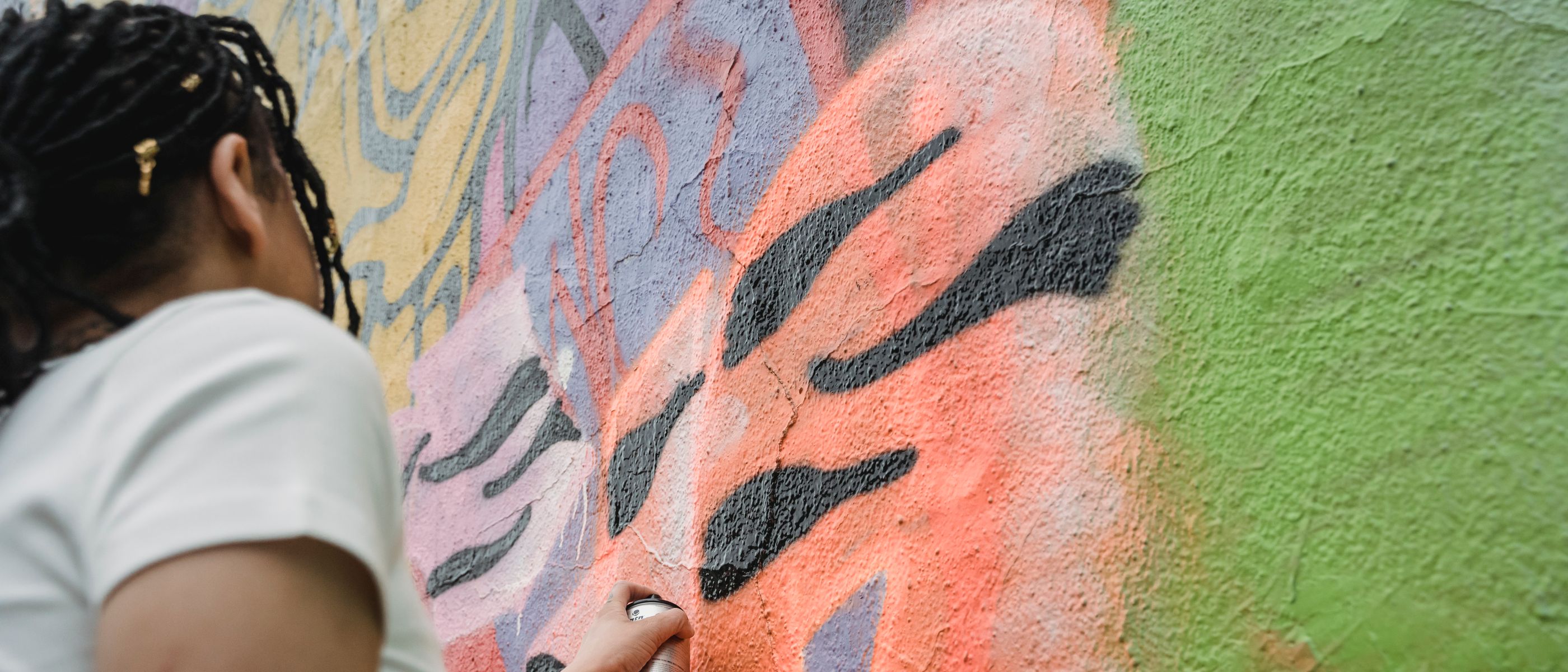 Plastering and Skimming in Notting Hill — quality trade paint going on in two coats