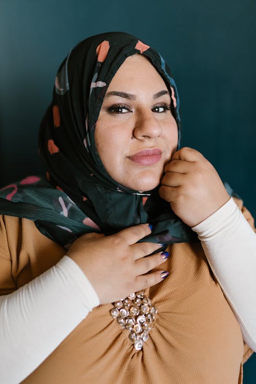 Free A Woman Wearing a Printed Hijab Stock Photo