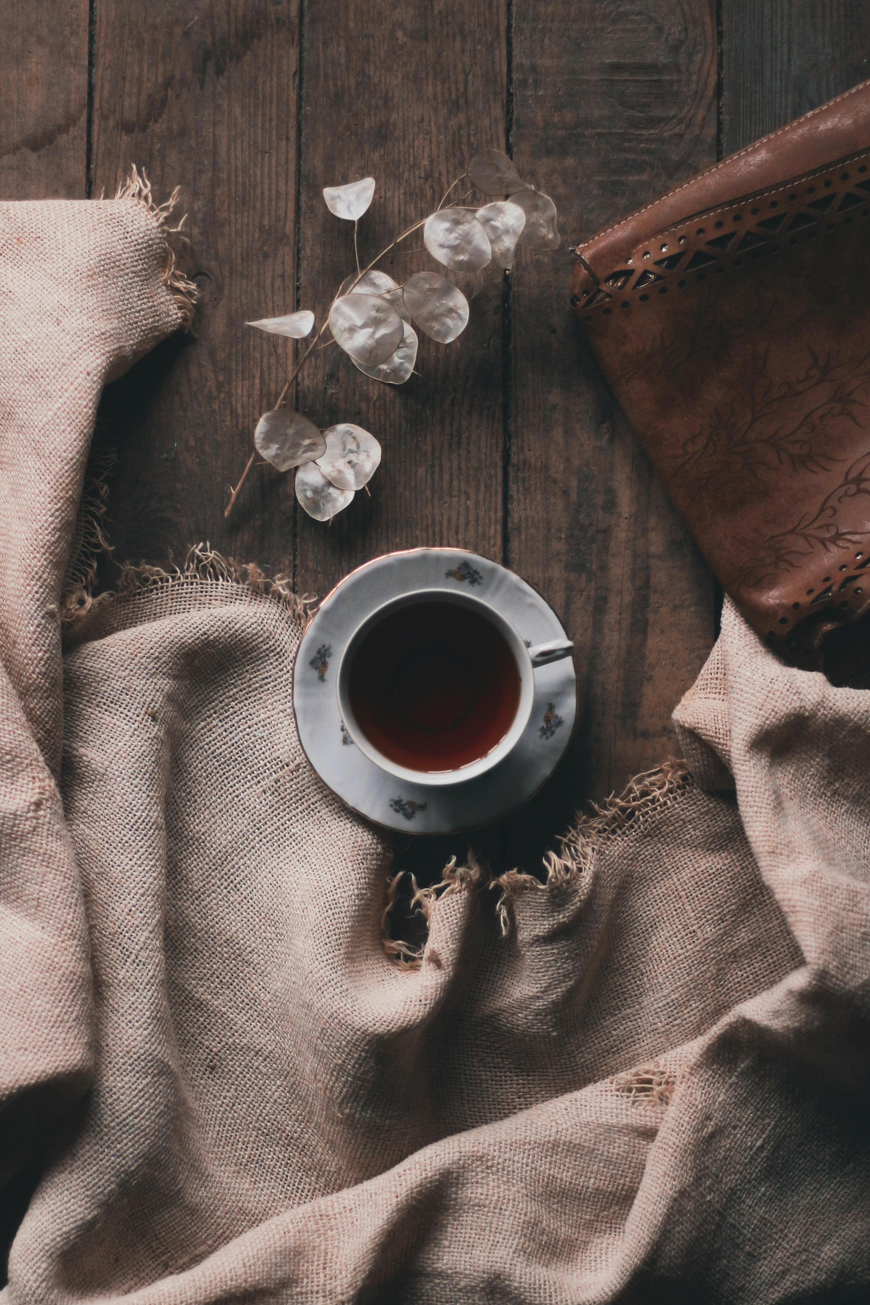 Does detox tea clean you out?