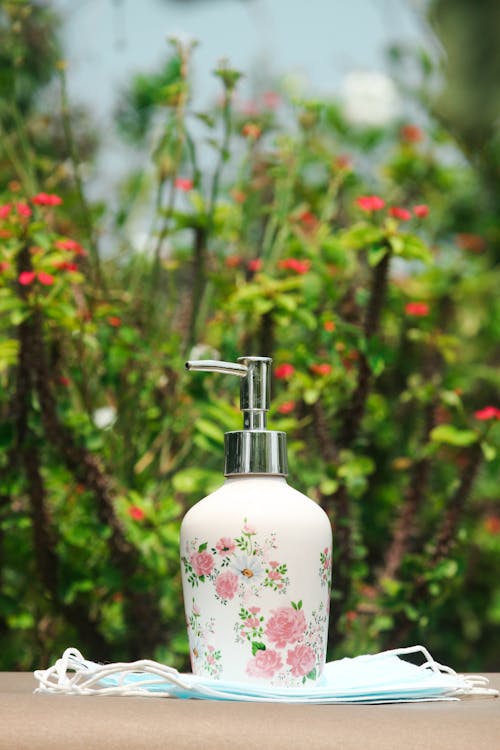 Gratuit Photos gratuites de distributeur de savon, fermer, floral Photos