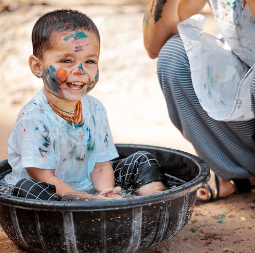 Foto d'estoc gratuïta de adorable, assegut, bufó