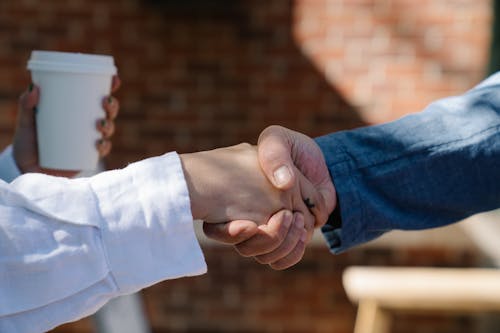 Fotobanka s bezplatnými fotkami na tému hand-shake, podať si ruky, ruky