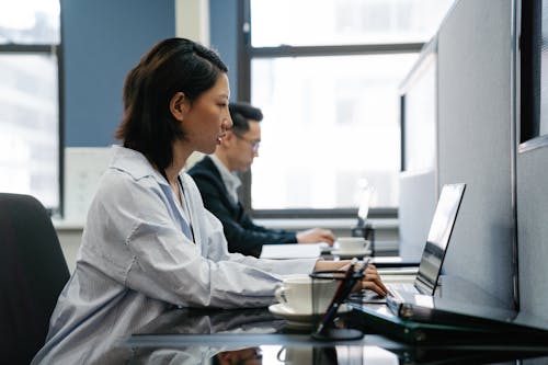 Kostenloses Stock Foto zu arbeiten, asiatische frau, büro