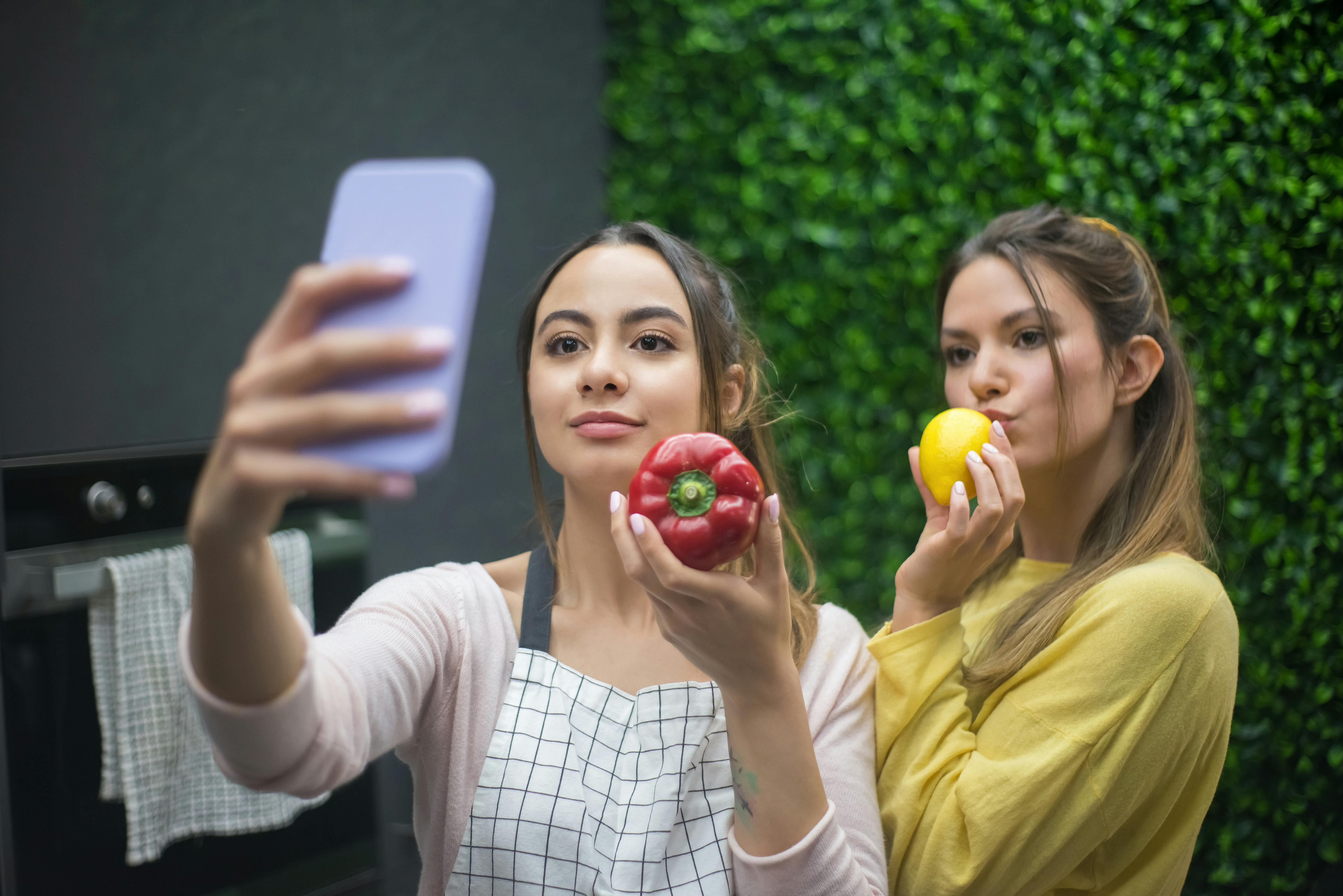 Social media overuse and healthy cooking at home on tap for wellness workshops — Photo by Kampus Production on Pexels