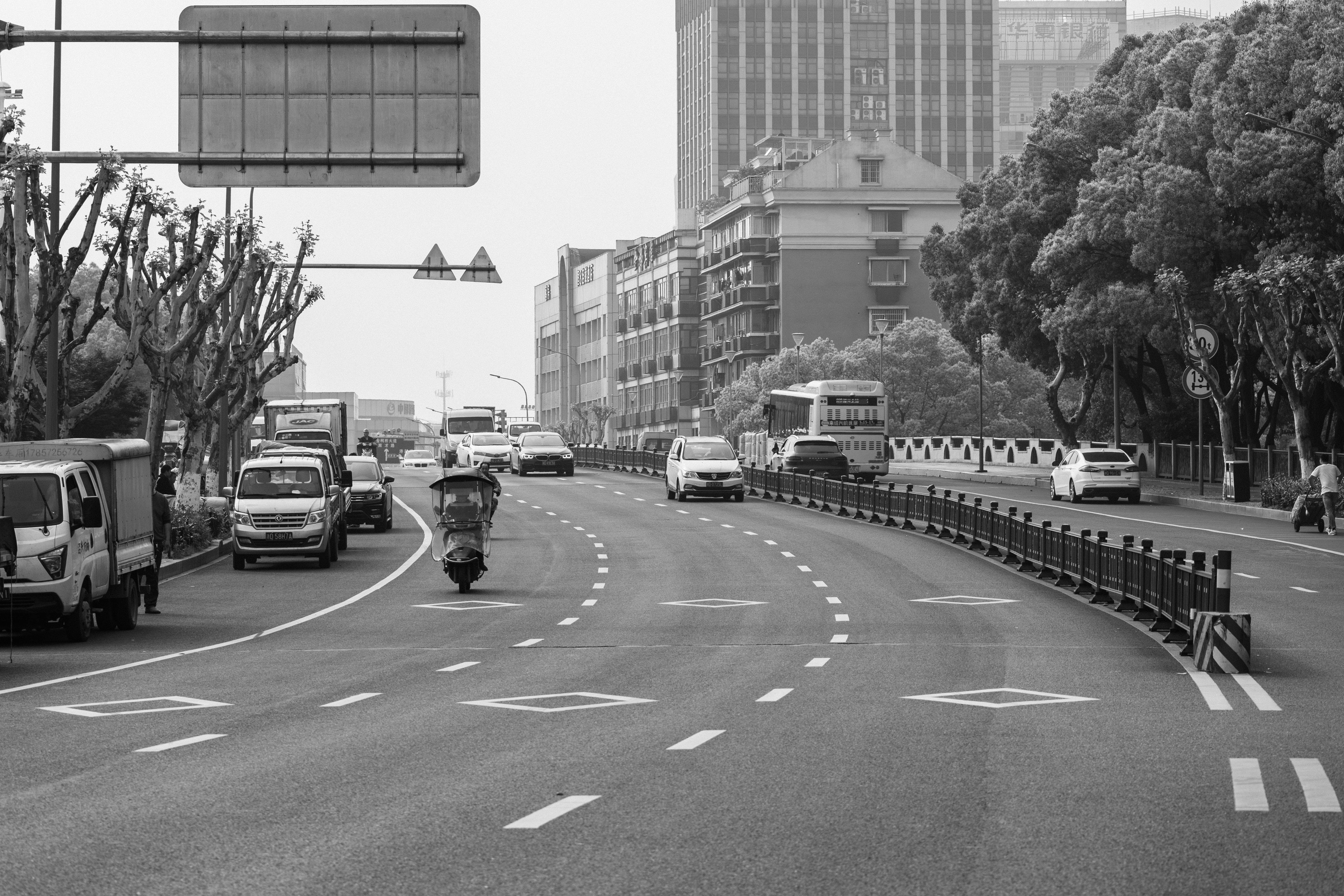 How Guident is making autonomous vehicles safer with multi-network TaaS — Photo by yangjunjun2 on Pexels