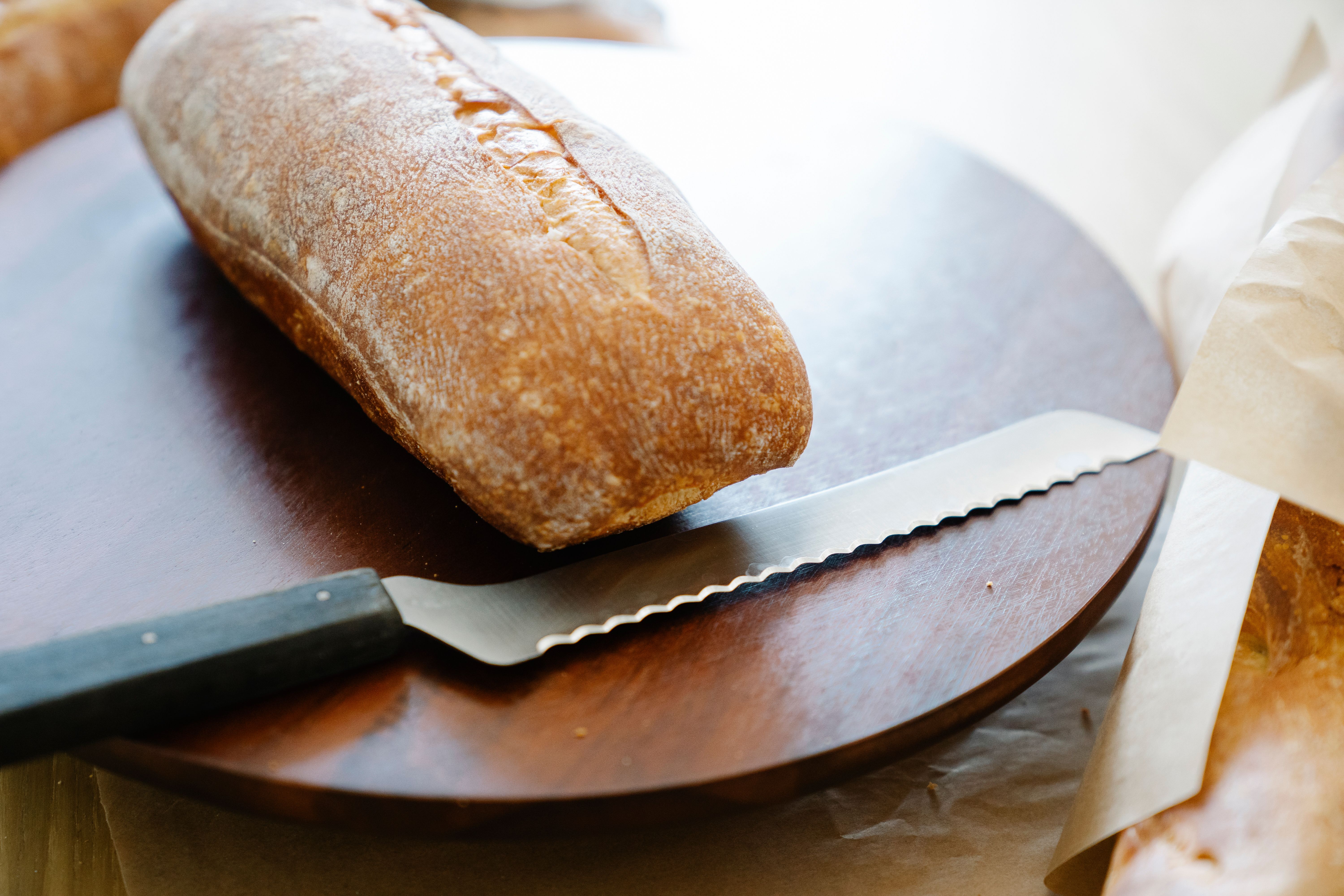 Best Bread Knife 2026: Serrated, 10-Inch & German Steel