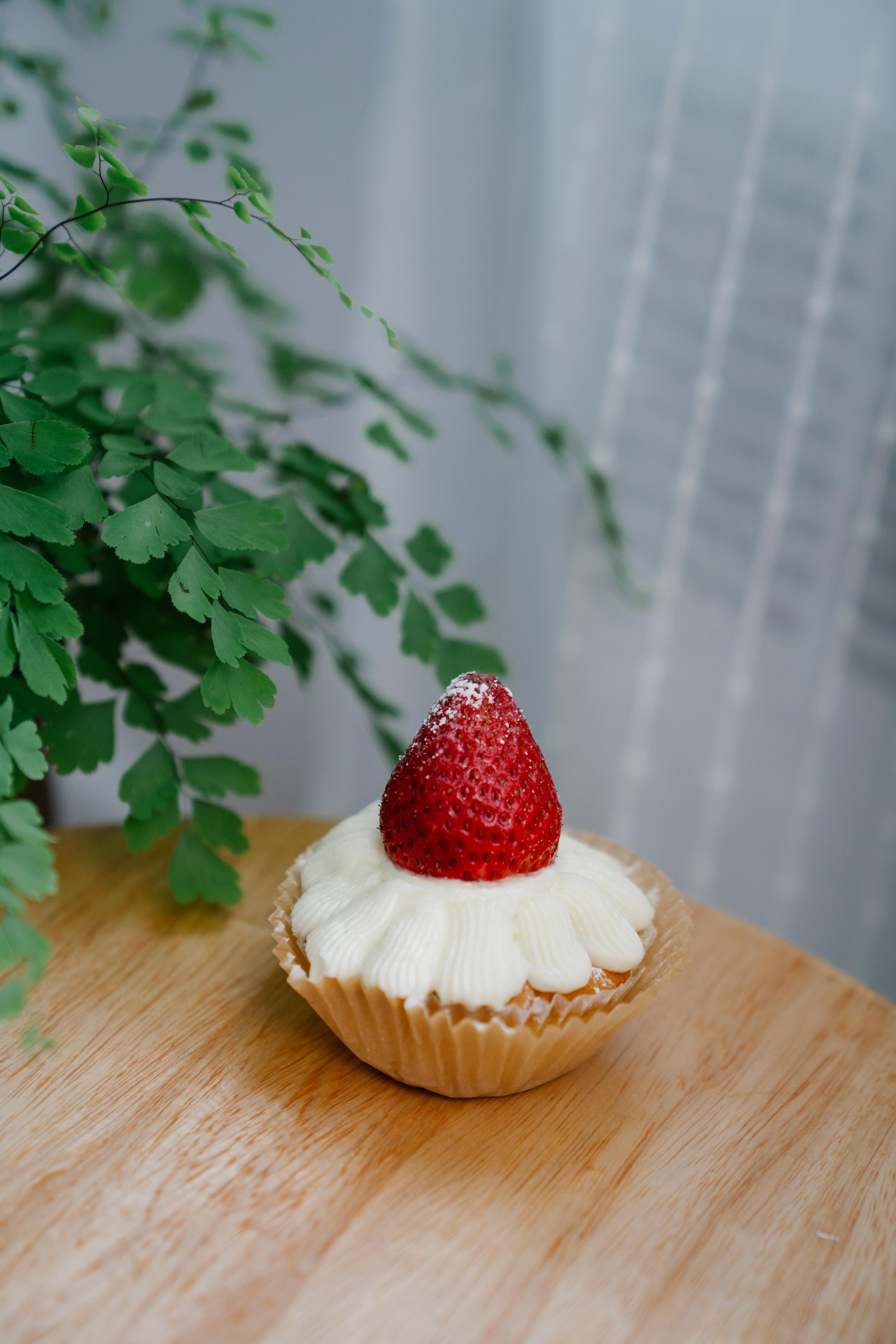 cake with strawberry
