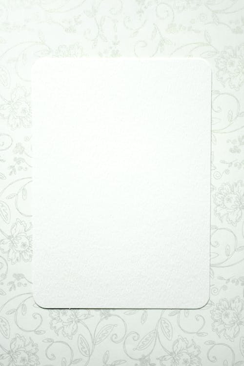 Darmowe zdjęcie z galerii z biały papier, karta, makieta