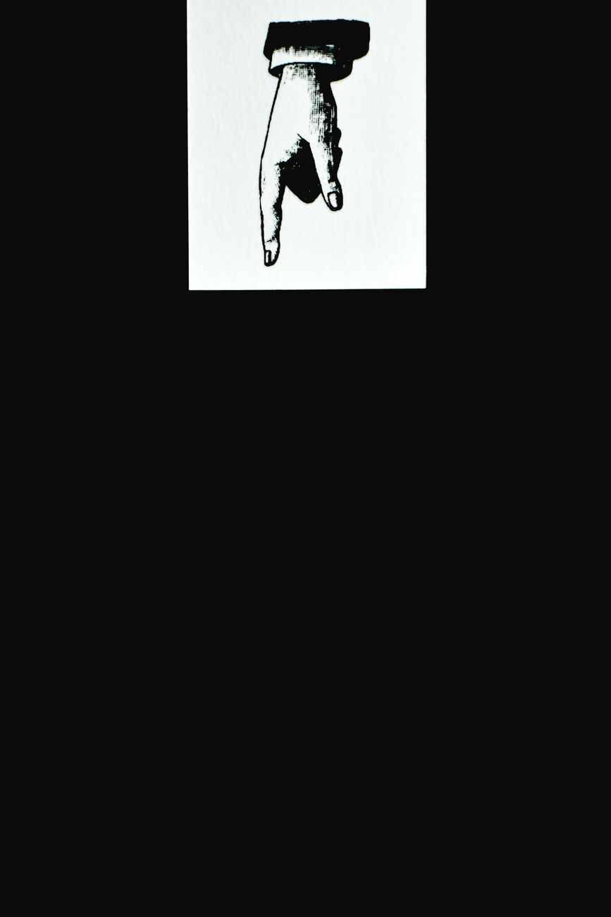 Beeindruckendes Weltraum & Schwarz – Dunkles AMOLED Wallpaper