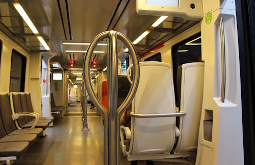 Foto profissional grátis de metrô, subterrâneo, trem