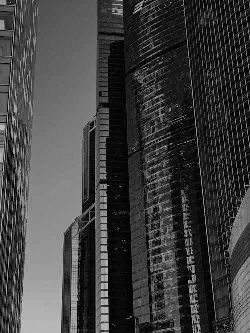 Foto profissional grátis de arquitetura, escala de cinza, exterior do edifício