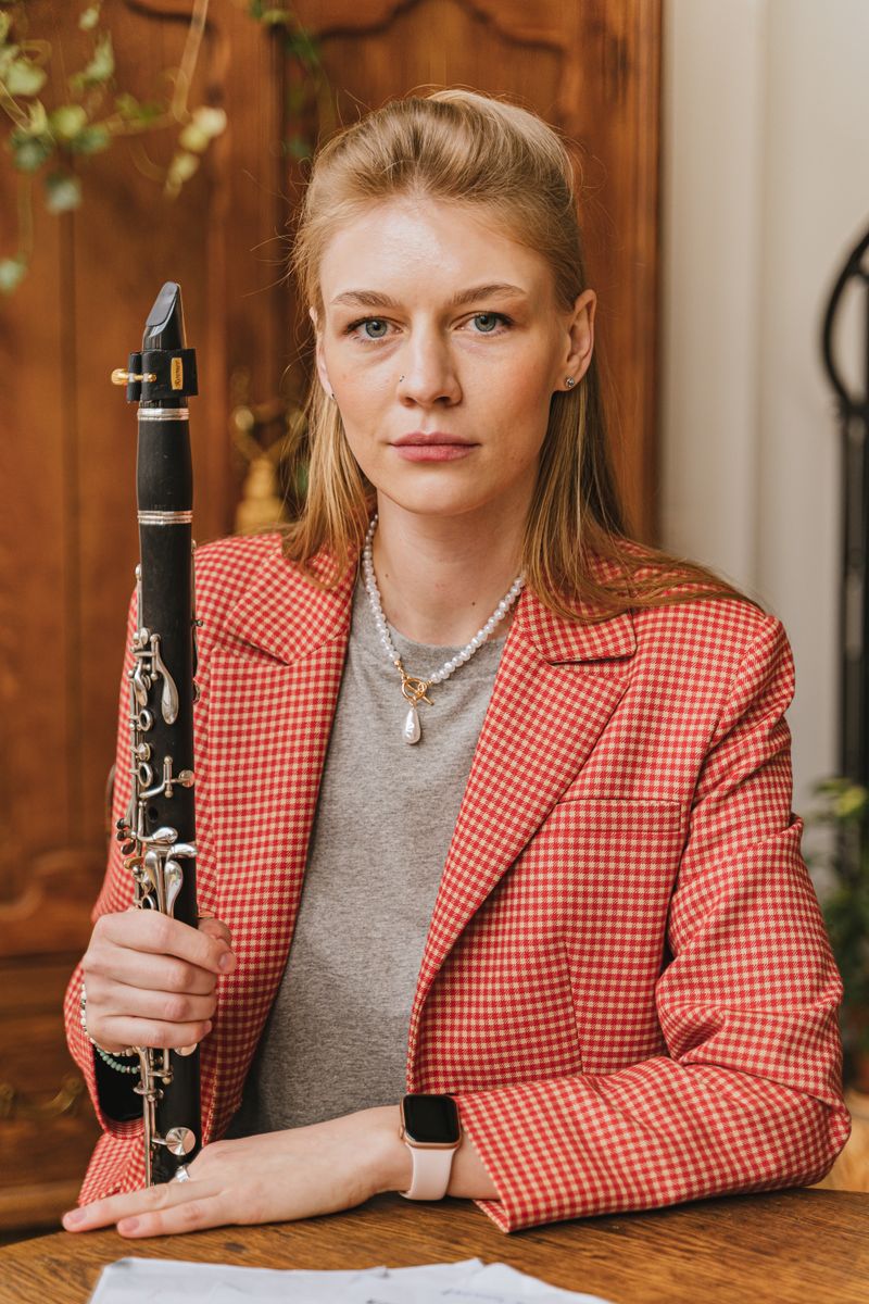 Dra. Sofía Martínez, fundadora de Voxteca, con su clarinete
