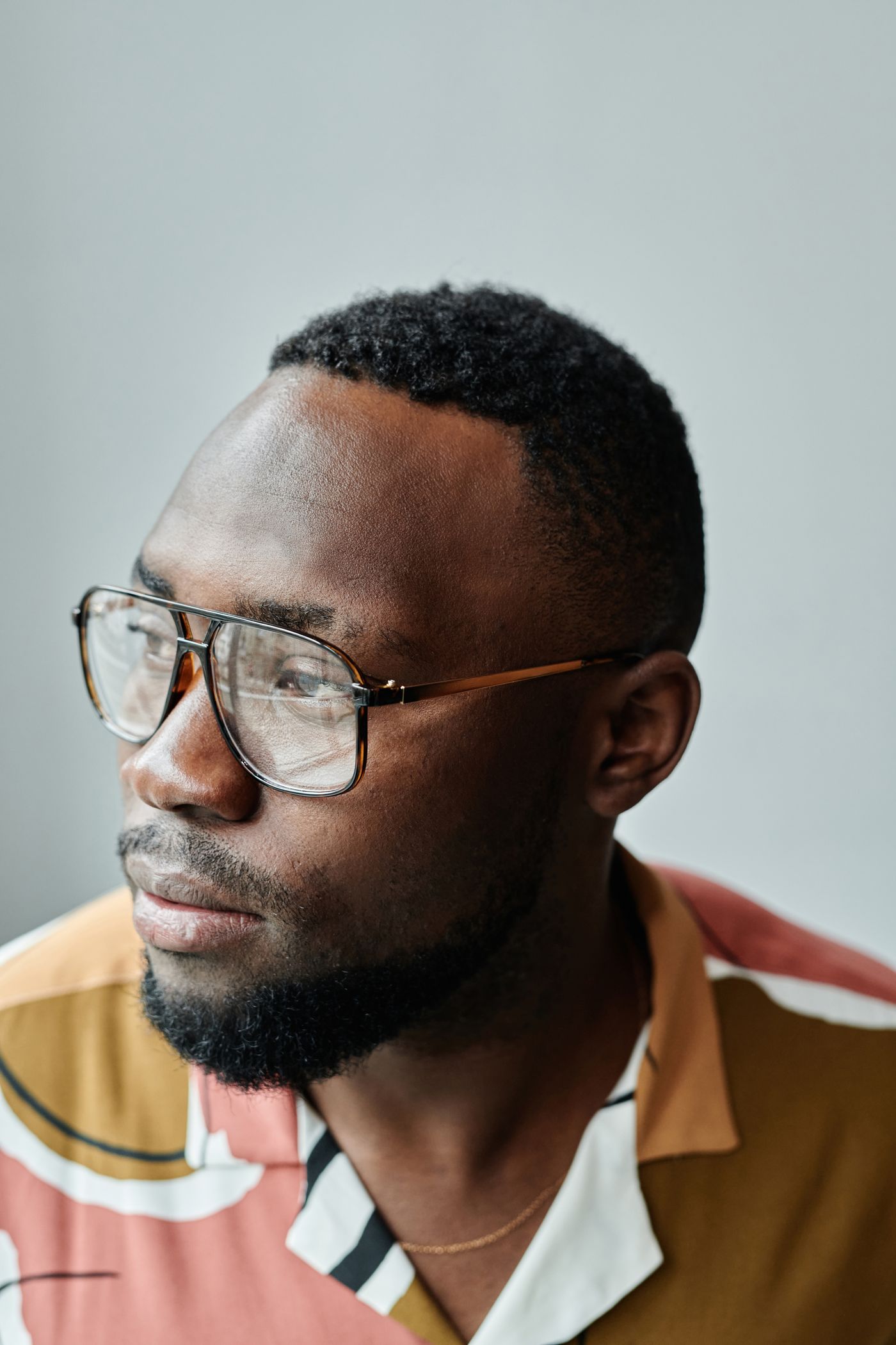 Man wearing fashionable eyeglasses