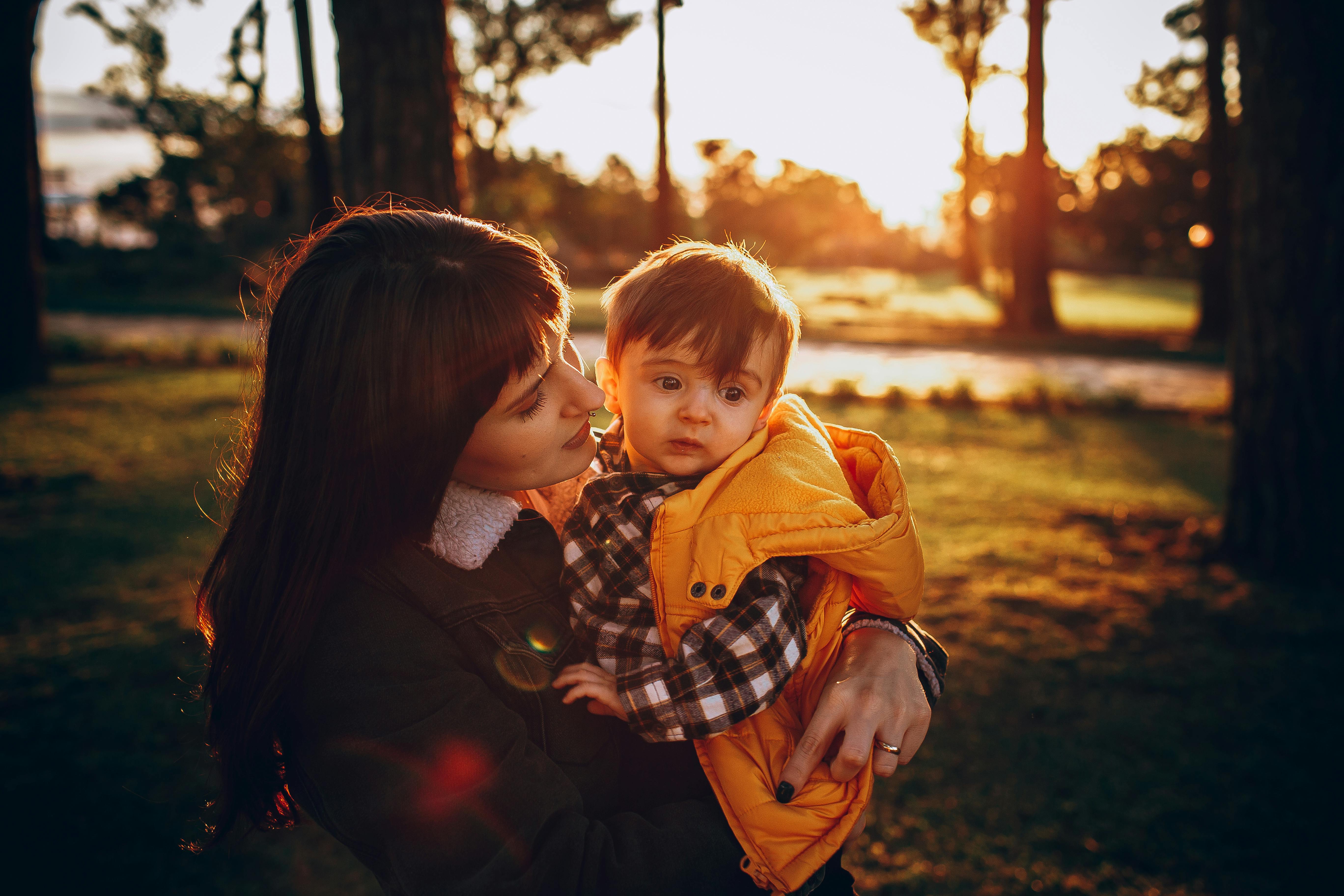 family law, child custody, alimony, legal separation, prenuptial agreements, divorce and family law, divorce law — Photo by H