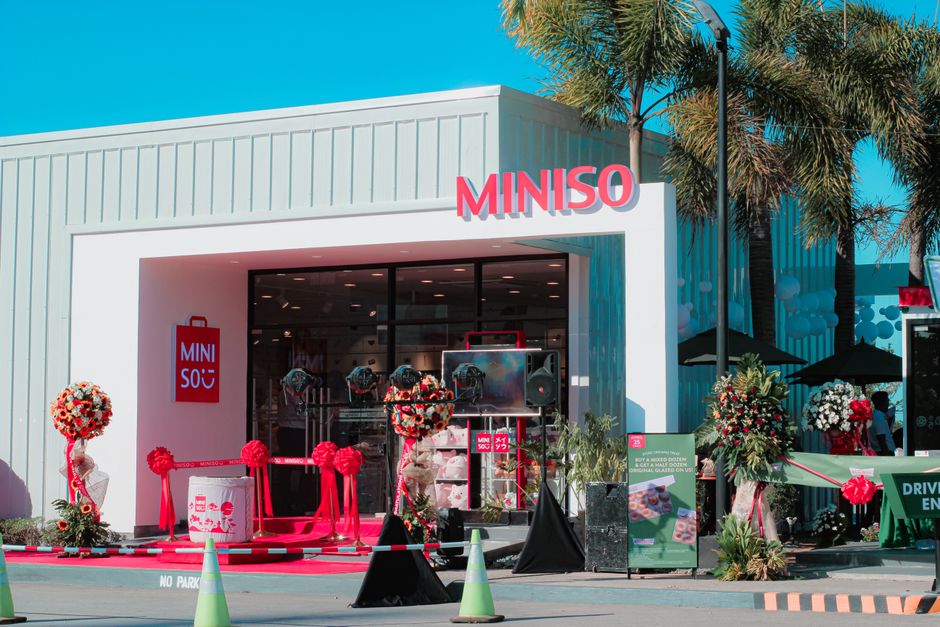 Grand opening of Miniso store in Santa Rosa, highlighting vibrant entrance and decor.