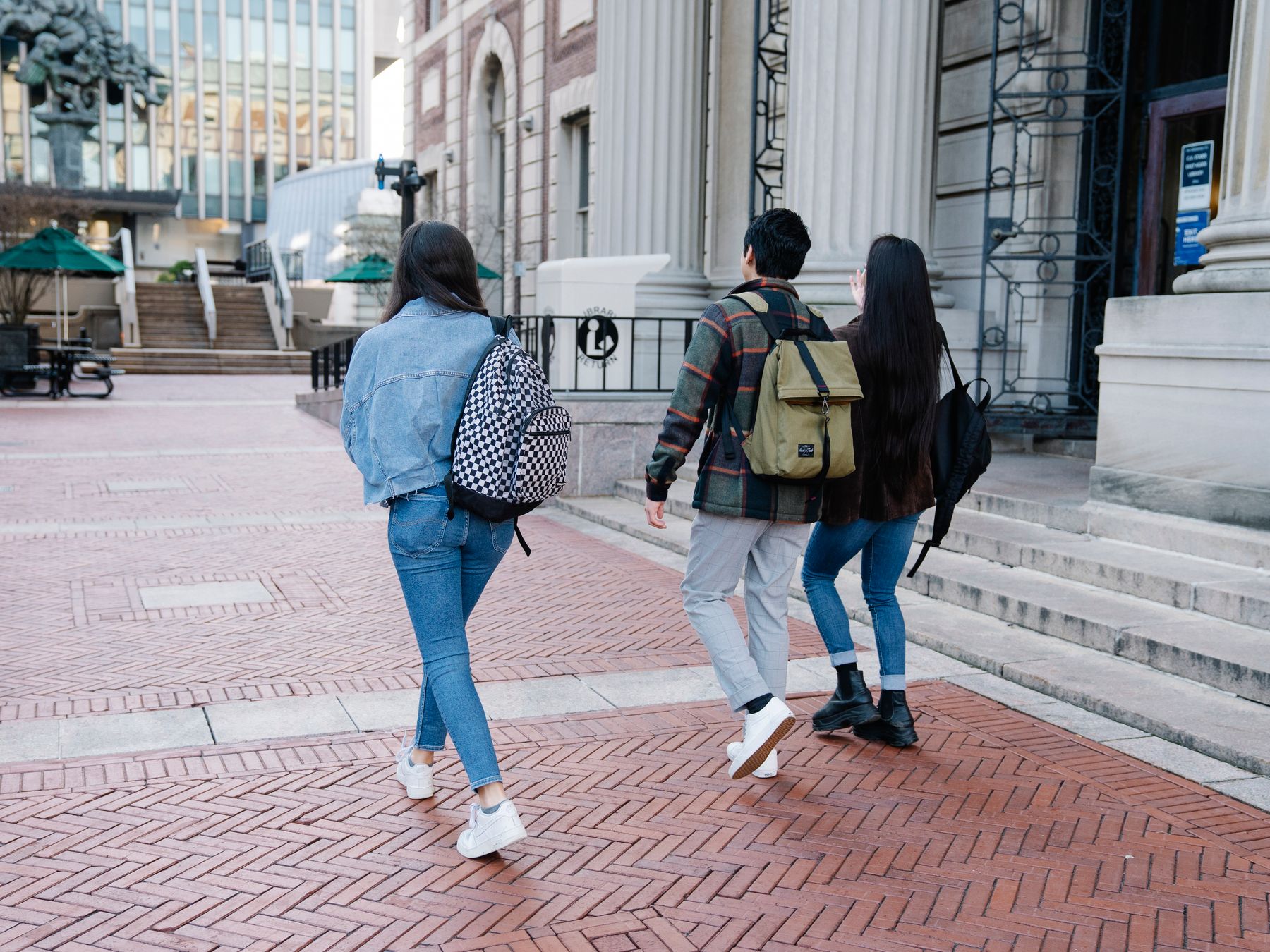 Sporle — student move with boxes and a van