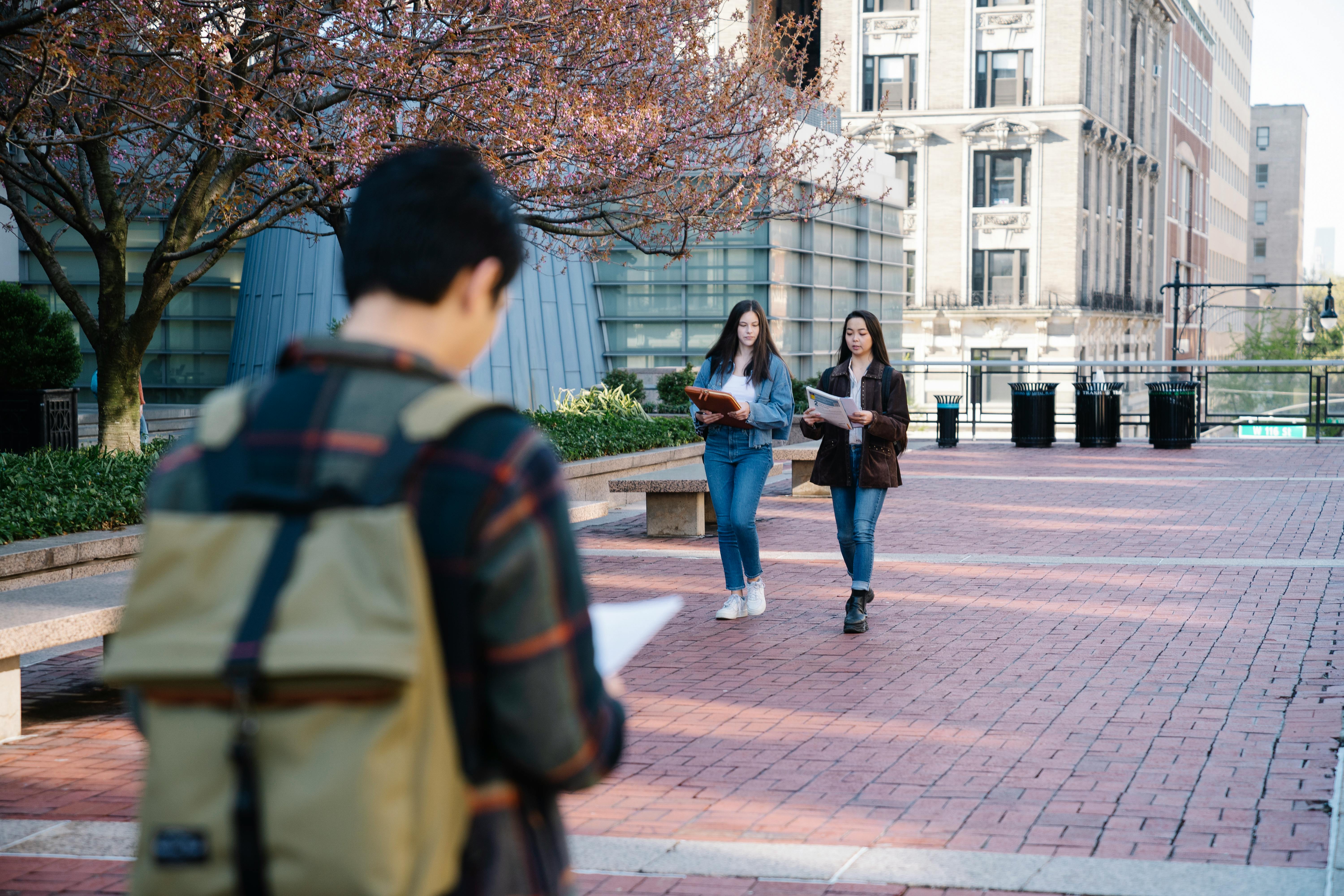 I'm a college admissions expert, and my students are struggling with basic literacy skills. Their college apps are suffering.