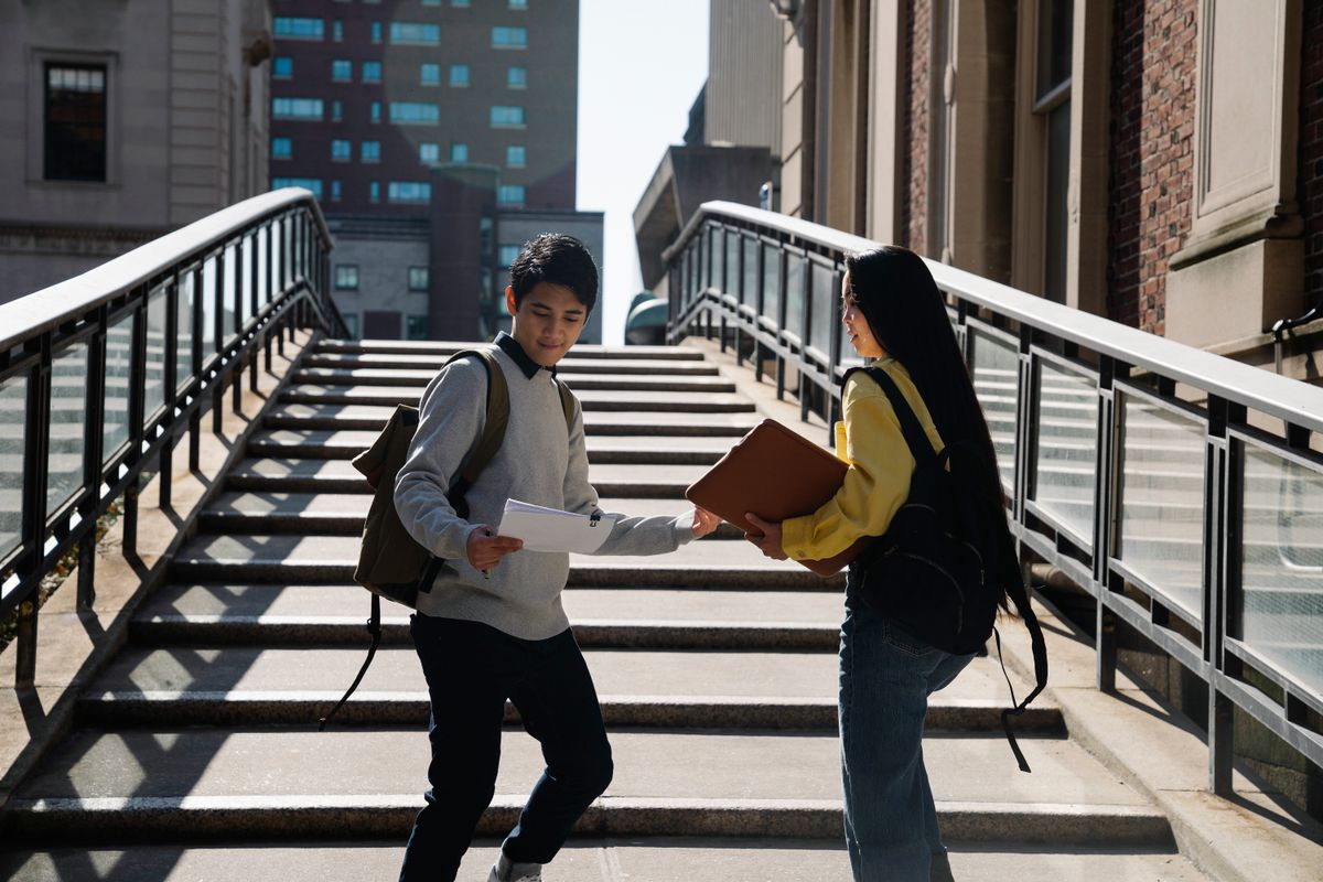 student moves in Stratton — Student Moves in Stratton — the working end of the job