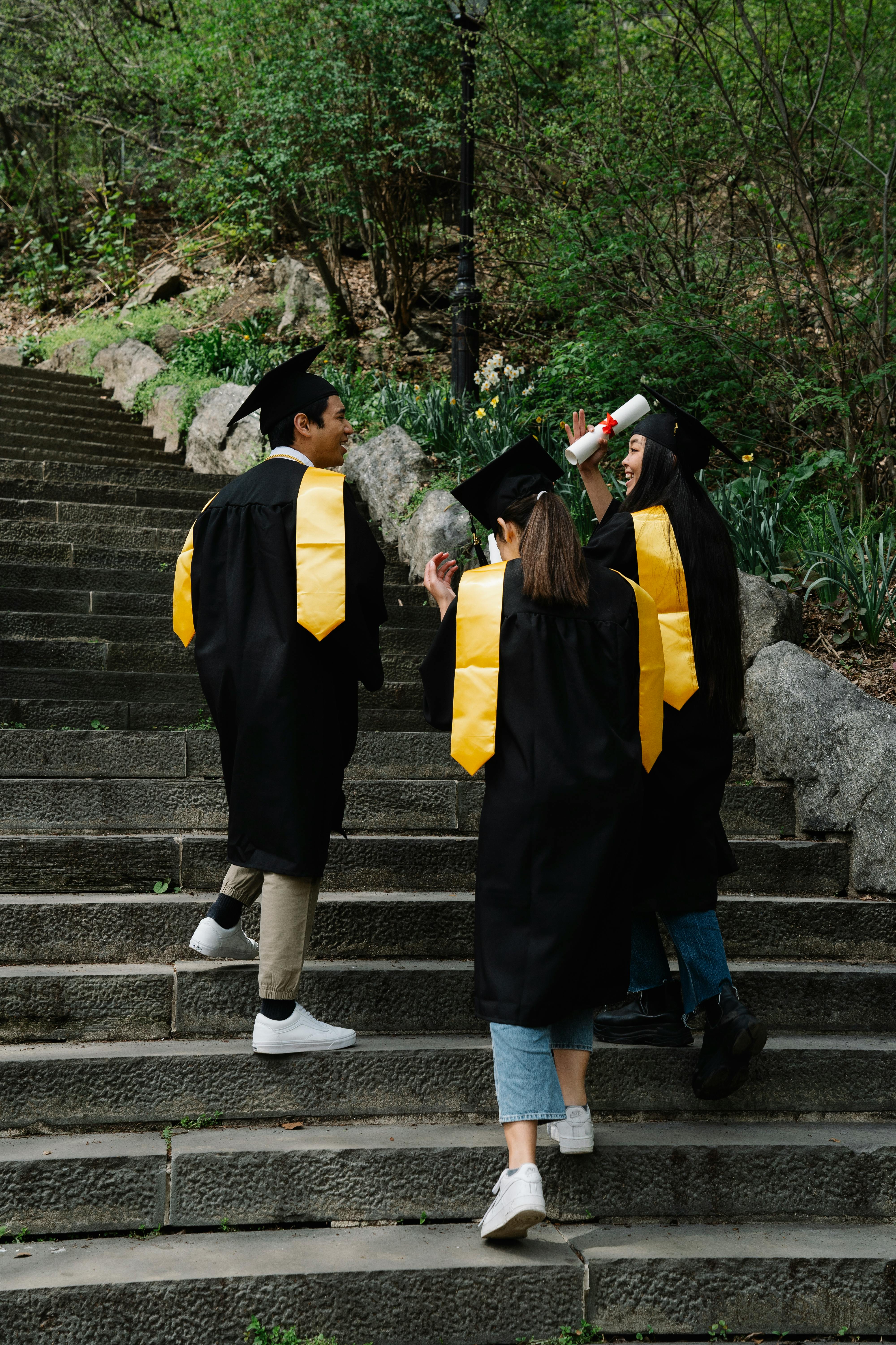 Customized golden academic diploma graduation gown| Alibaba.com
