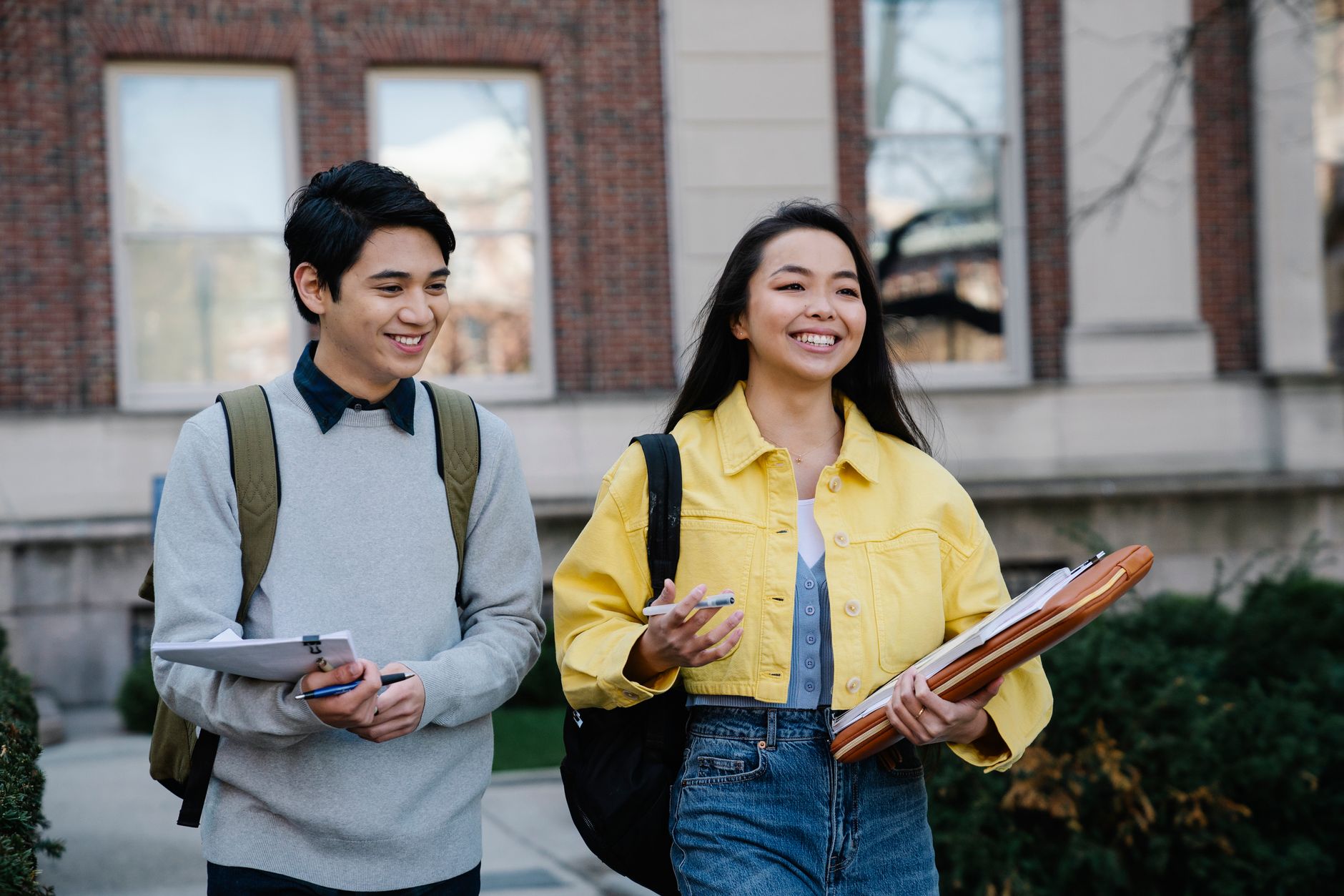 Kiểm tra và sửa lỗi cẩn thận là bước cuối cùng để hoàn thiện bài viết.