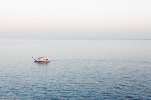 Gratis lagerfoto af båd, hav, horisont