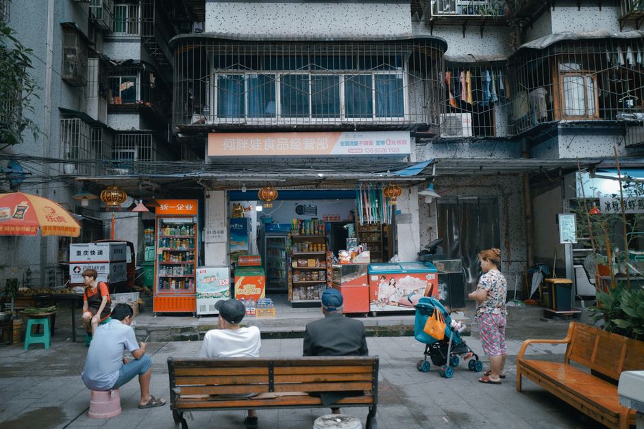 配图