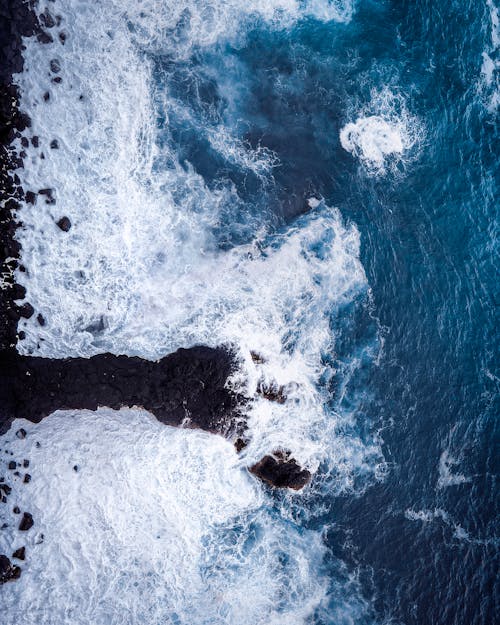 Foto profissional grátis de aerofotografia, de cima, espuma do mar