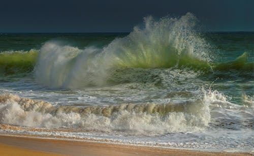 Big Ocean Waves Crashing on Shore