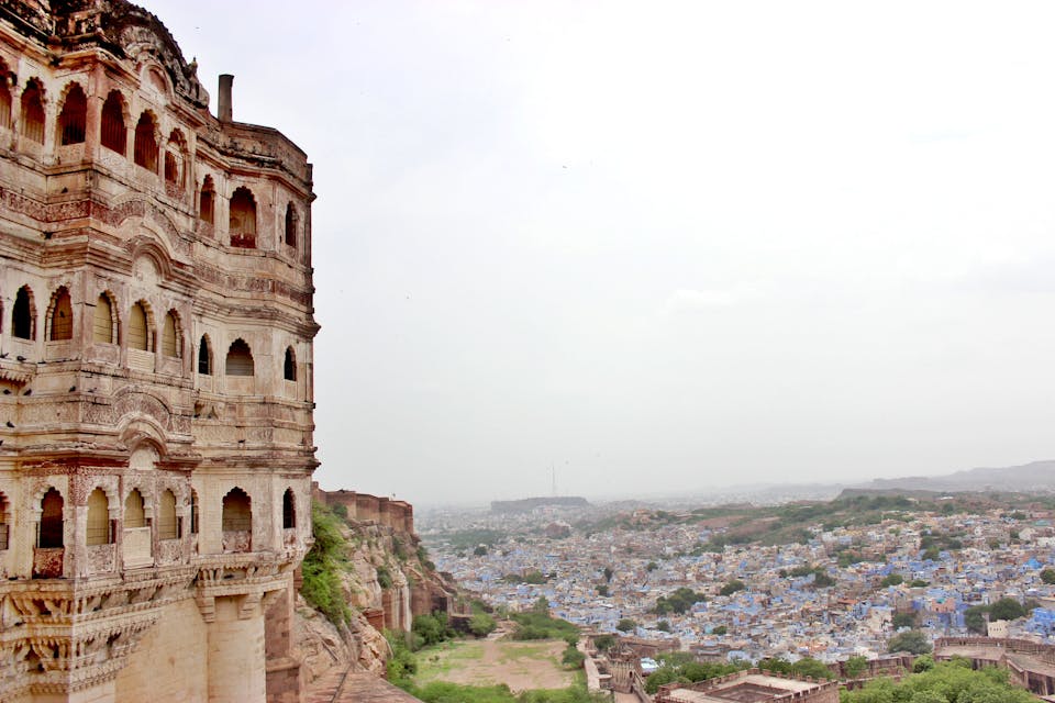 10 Must-Visit Historic Sites in Lucknow