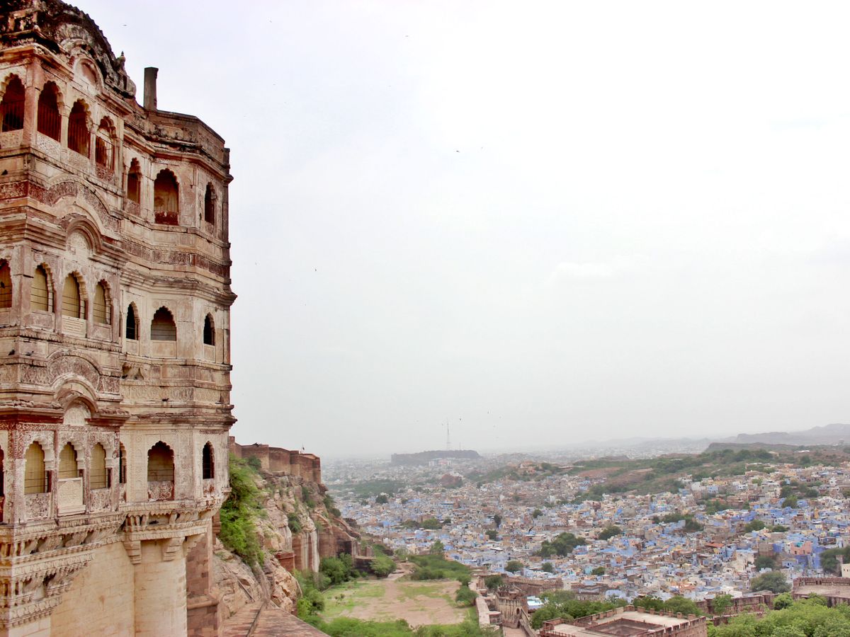 Rajasthan Grand Expedition — Palaces, Forts & Desert