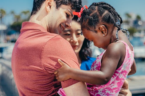 Photos gratuites de adoption, adoption d'enfant, adorable