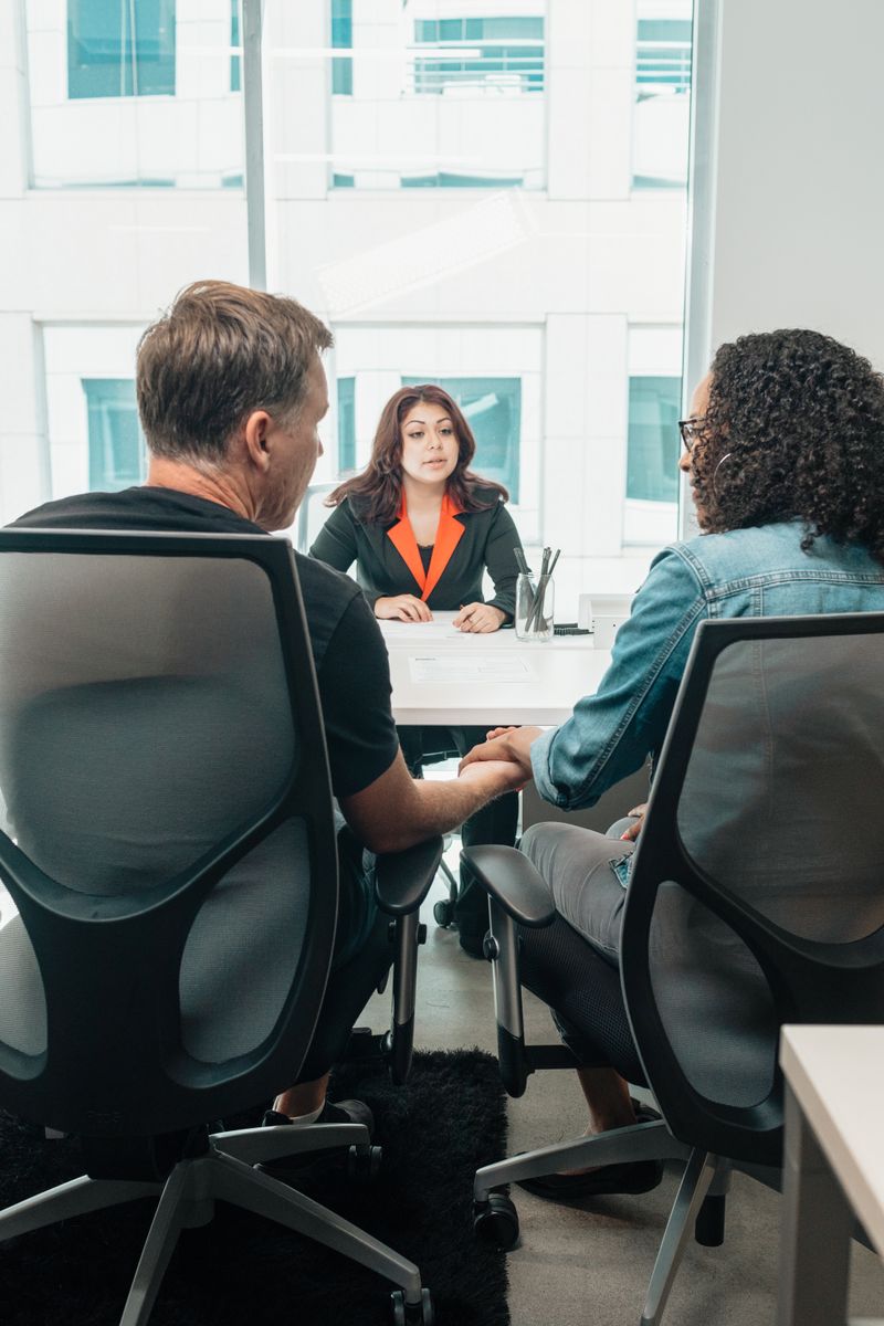 We guide you through your administrative procedures and application preparation