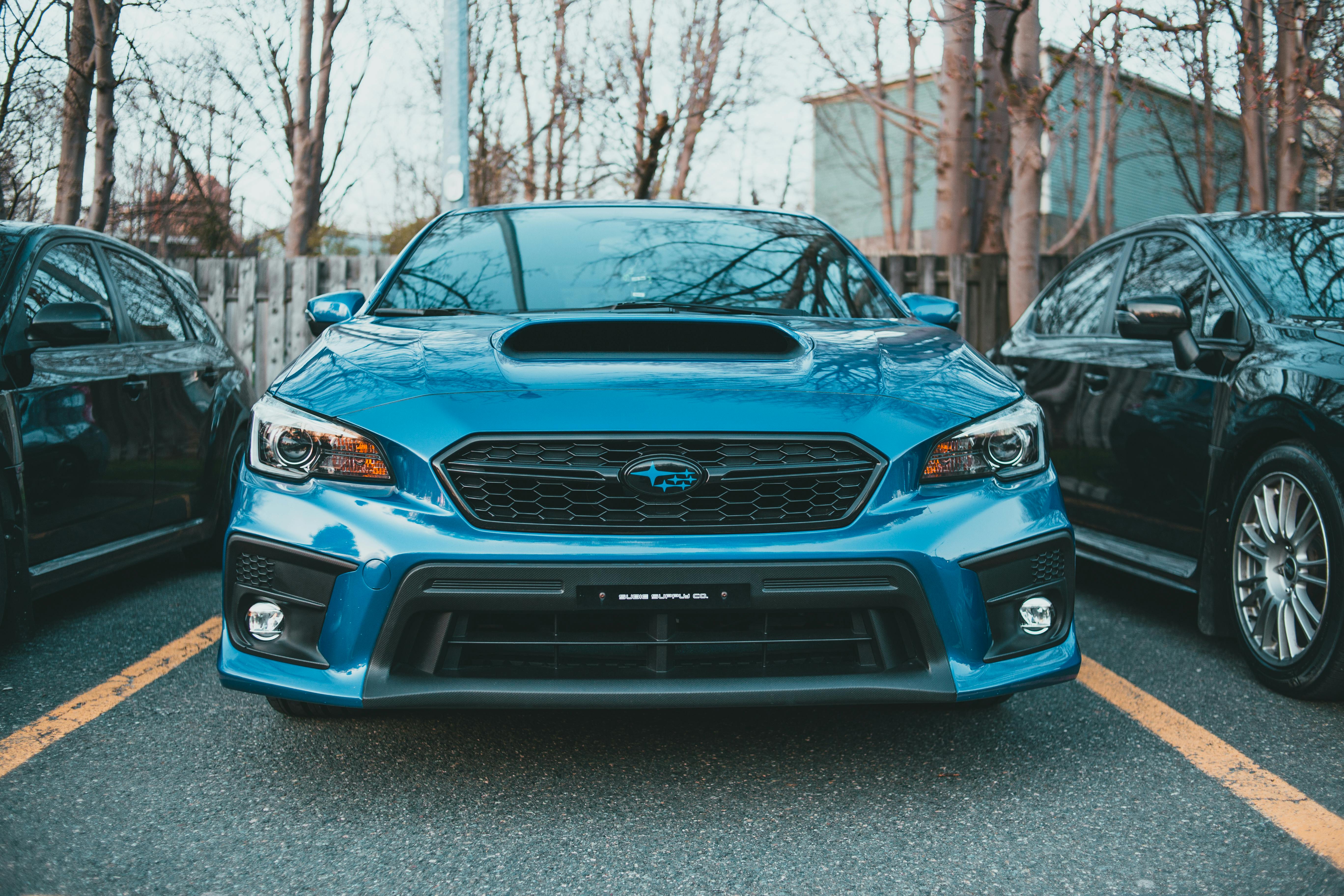 used car buying sites — Photo by Erik Mclean on Pexels